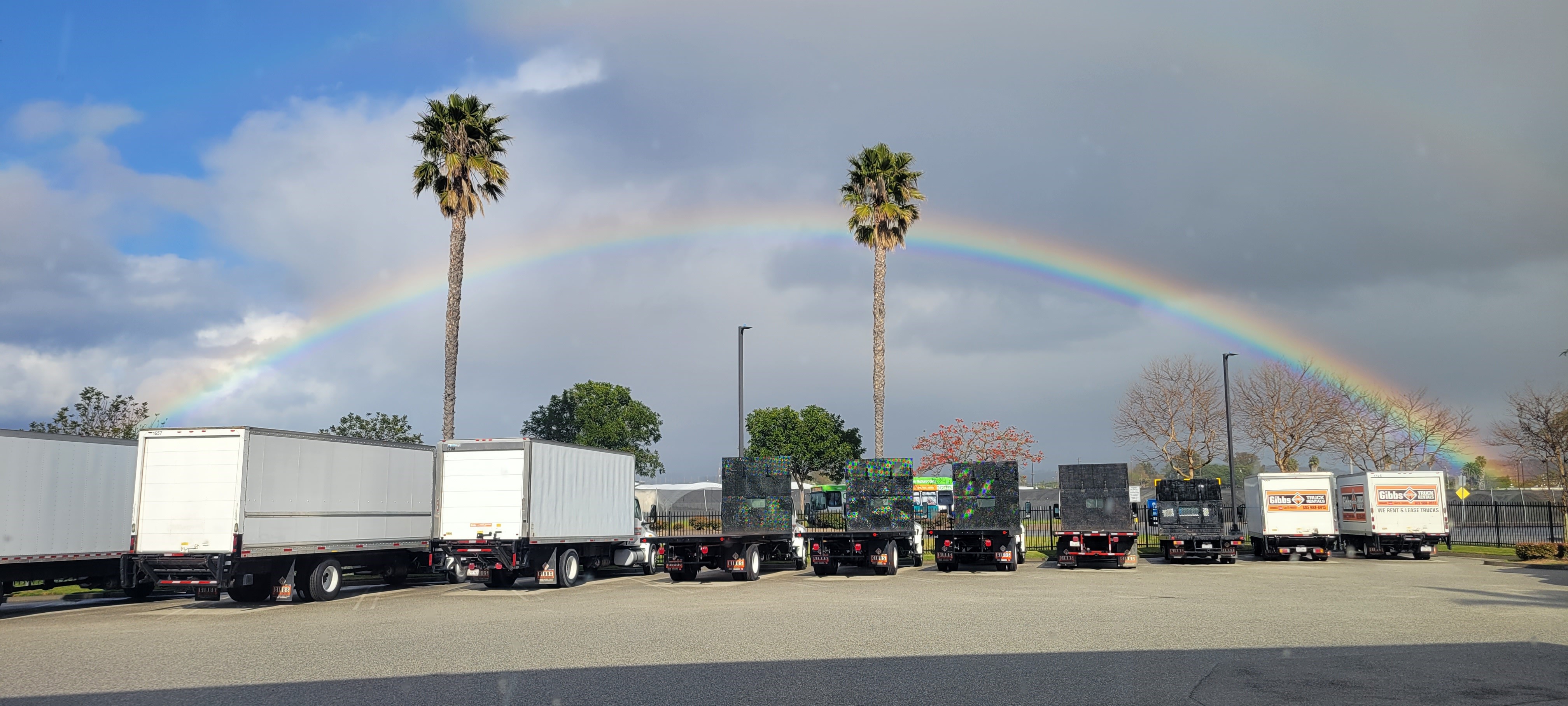 Oxnard Lease & Rental Rainbow Image